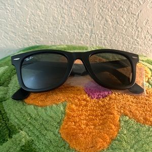 Original Ray Bans Wayfarer Classic sunglasses